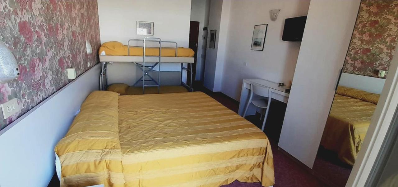 Hotel Igea Spiaggia Беллария-Иджеа-Марина Экстерьер фото