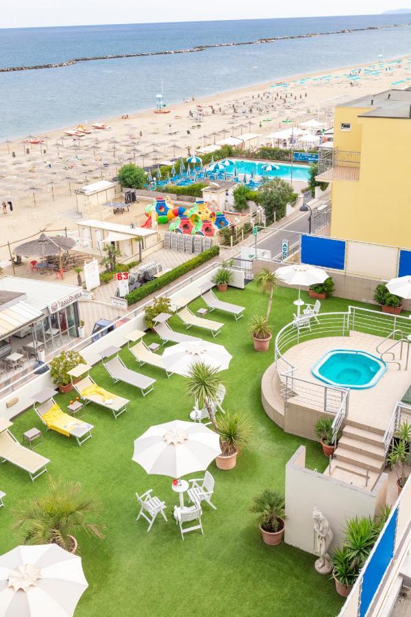 Hotel Igea Spiaggia Беллария-Иджеа-Марина Экстерьер фото